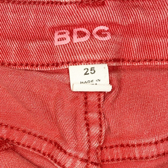 BDG Red High-waisted mom jean shorts sunray - Picture 6 of 8